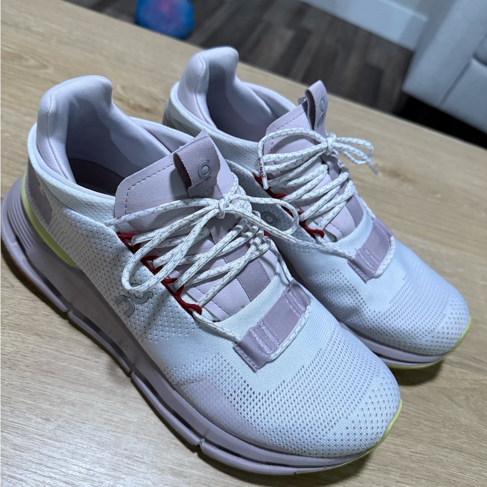 ON Women's White and Pink Sneakers